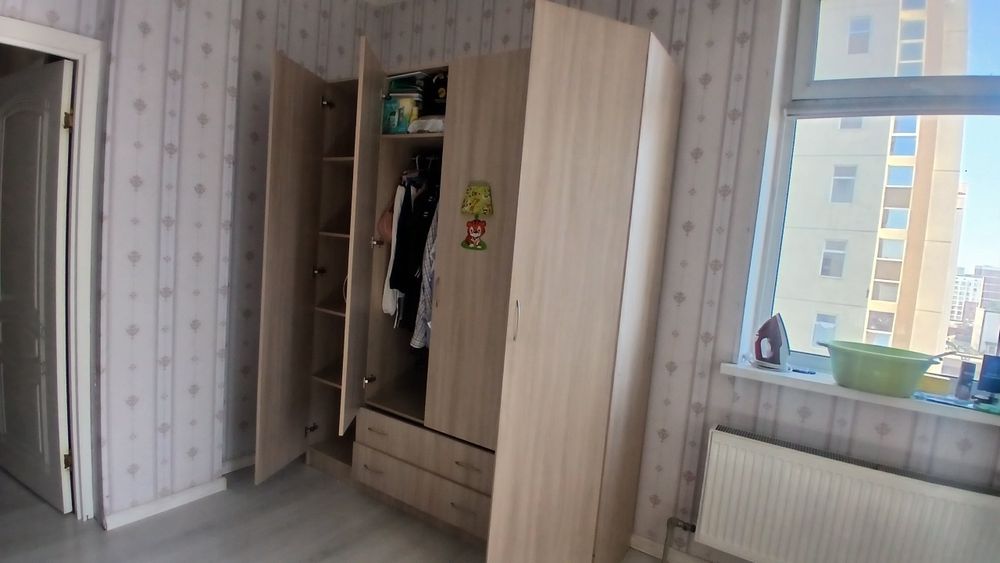 Шкаф б/у продам 20  тысяч