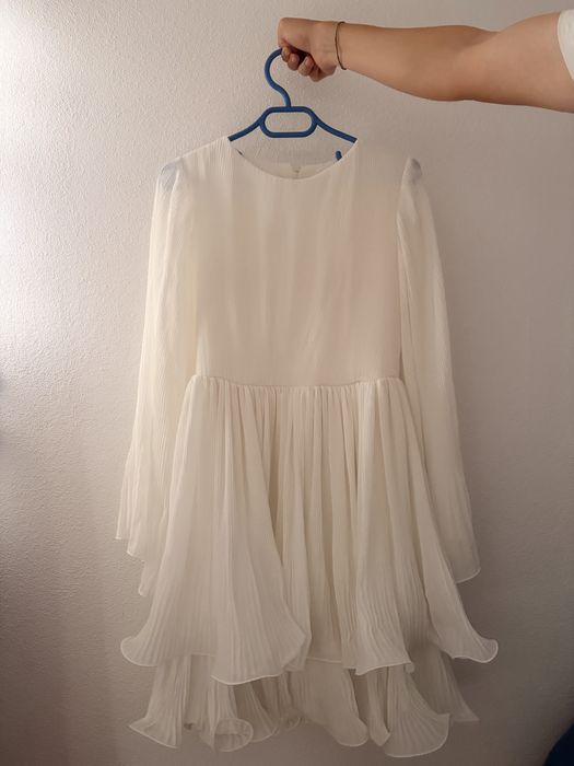 Rochie albă, vaporoasă și elegantă !