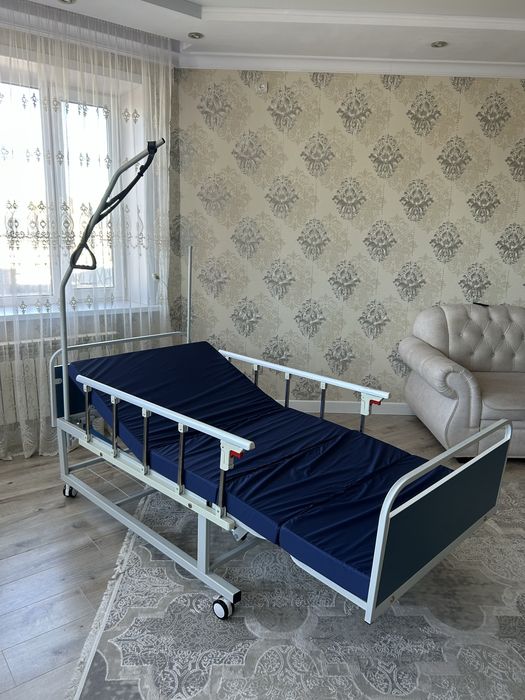 Продам медицинскую кровать кардио с медицинским оснащением