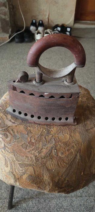 антикварный утюг