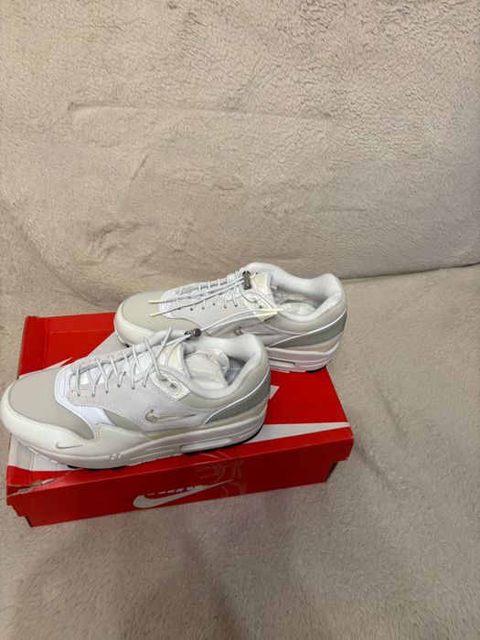 Продам новые Nike Air Max
