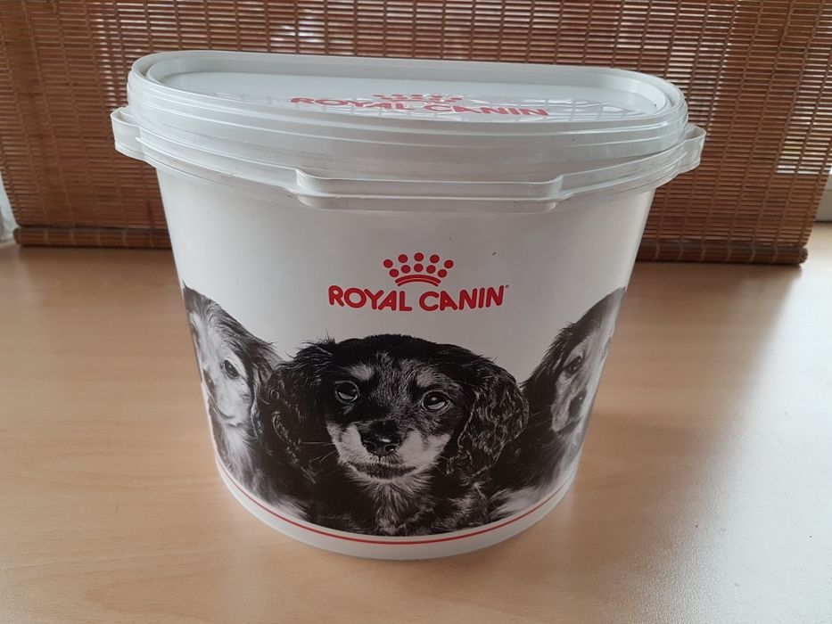 Ведро для корма (собак)