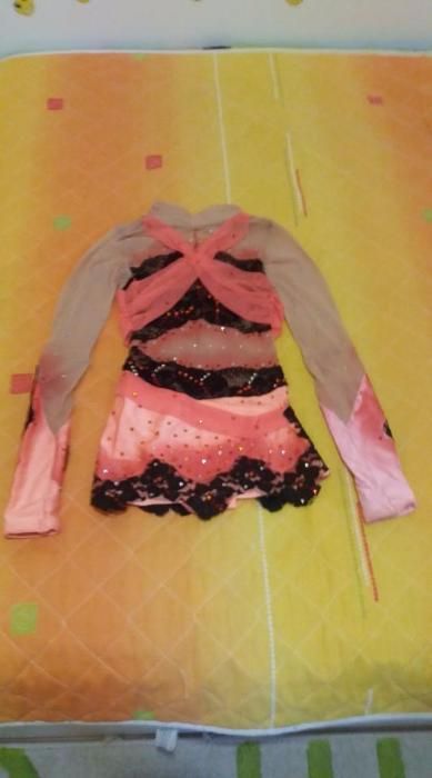 Продавам детско трико за художествена гимнастика