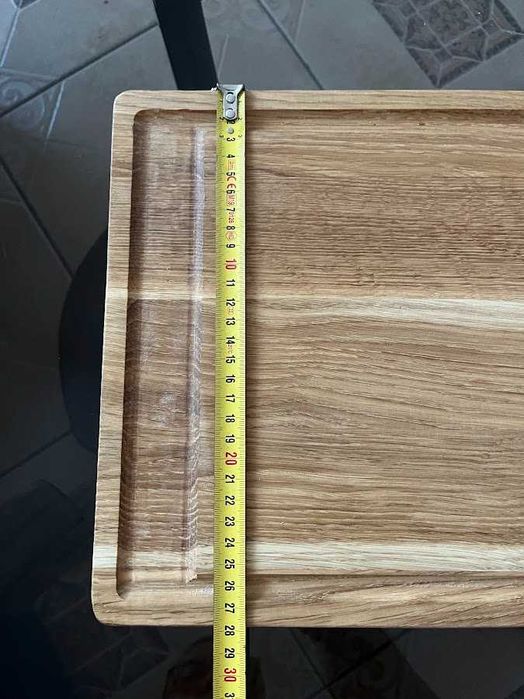 Tocător din stejar masiv 50x28x2,5 cm cu canal pentru suc