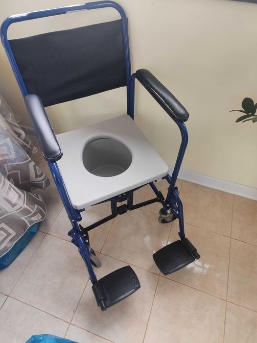 Продам инвалидное кресло