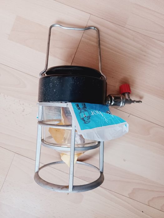 Туристическа Лампа на Пропан Бутан със 2 Чорапа Англия