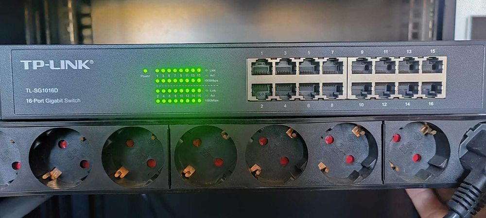 TP-Link TL-SG1016D – Switch Gigabit 16 porturi + Patch Panel CAT5e