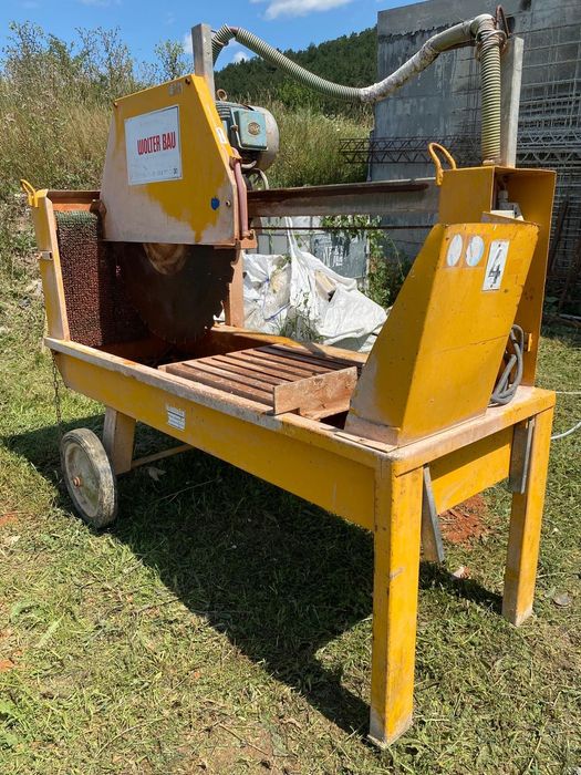 Mașină de tăiat caramizi