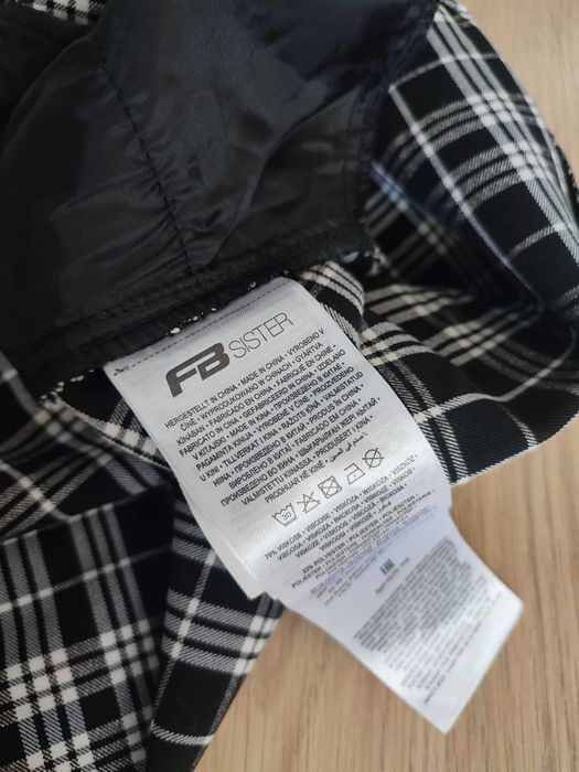 Нова къса пола М