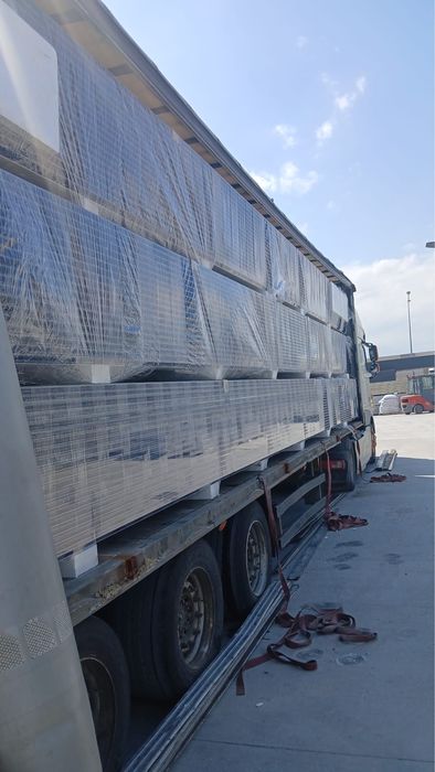 Panouri sandwich de 40mm cu sau fara montaj gri antracit