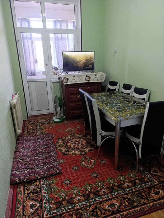 4 xona qilingan xonadon g'ishtli domdan sotiladi.