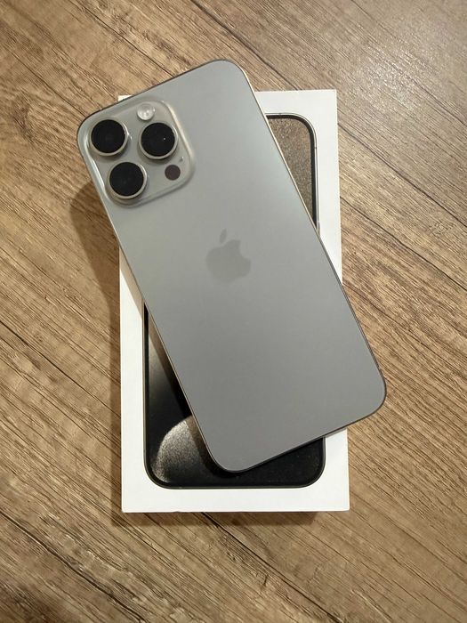 iPhone 15 pro max 512 гб.