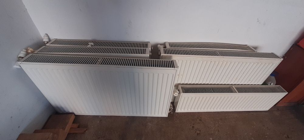 Centrala pe lemne 35 KW, Pompă, Boiler electric 80l, 6 calorifere