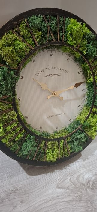 Стенен часовник със скандинавски мъх