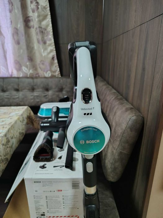 Прахосмукачка Bosch Unlimited 7 ProHygienic Aqua с функция 2 в 1 – прахосмукачка и моп.