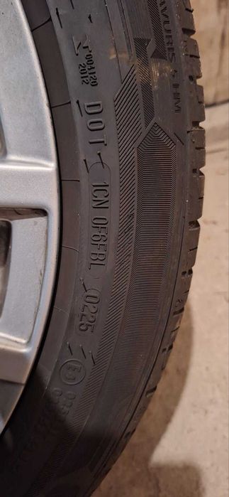 Джанти с гуми 5х114.3 17 цола