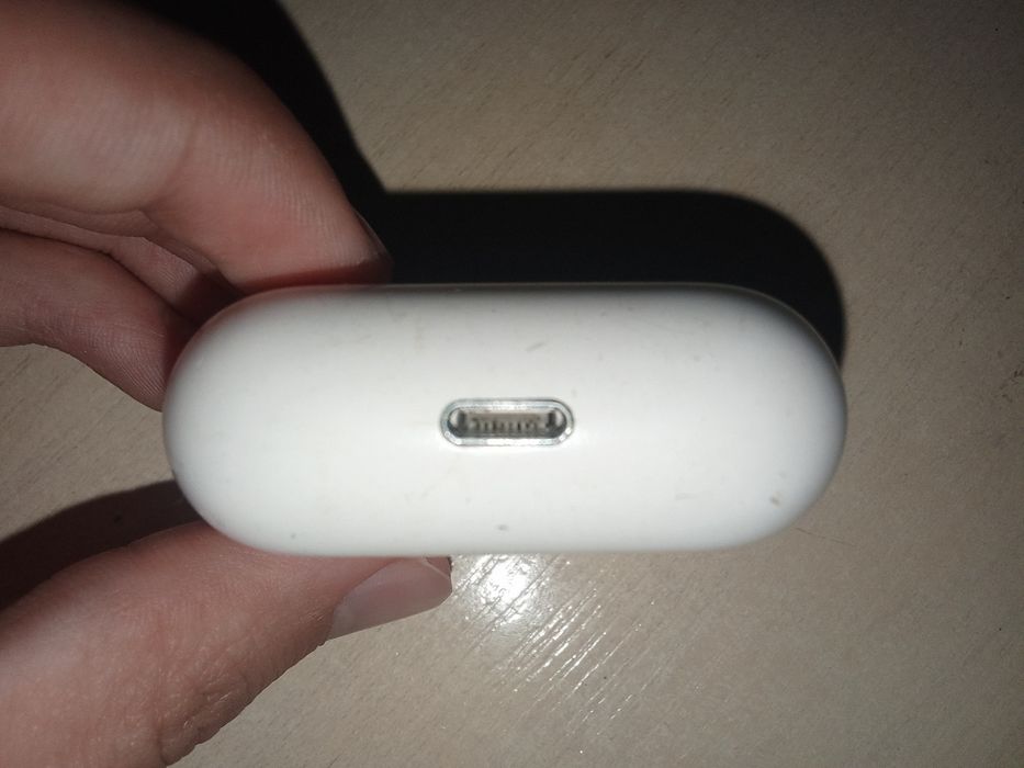 airpods 3 Б/У Оригинал с мелким дефектом