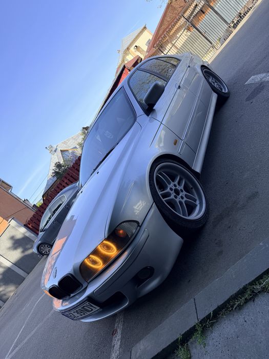 BMW e39 528iA de fabrica