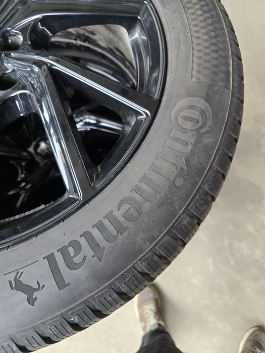 4 Броя 235/55/19 Continental 2x6,5mm 2x6mm 23dot