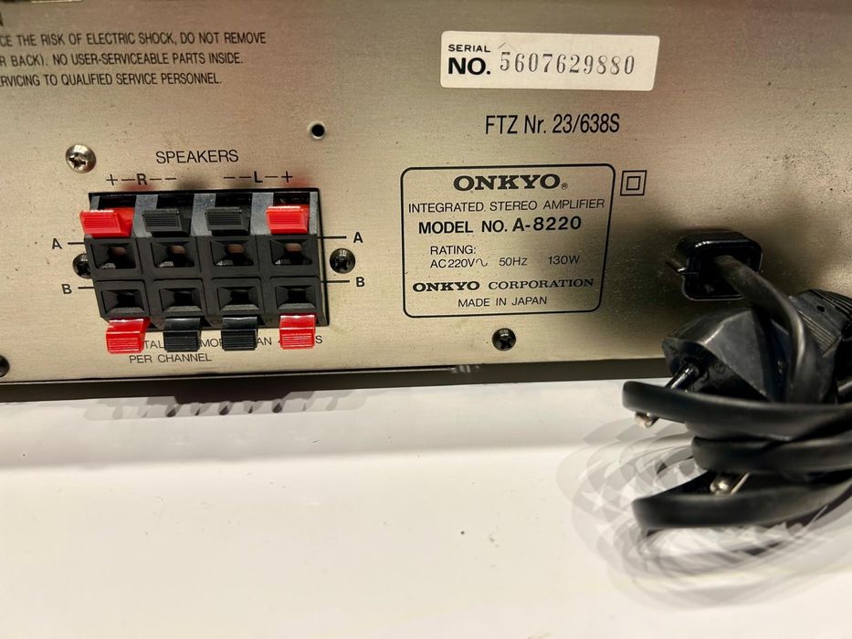 Vand amplificator Onkyo A-8220
