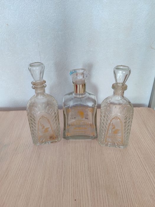 Бутылки стеклянные