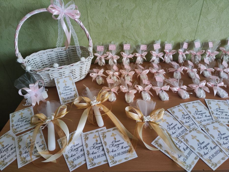 Покани, подаръчета и комплекти за кръщене в цвят по избор на клиента
