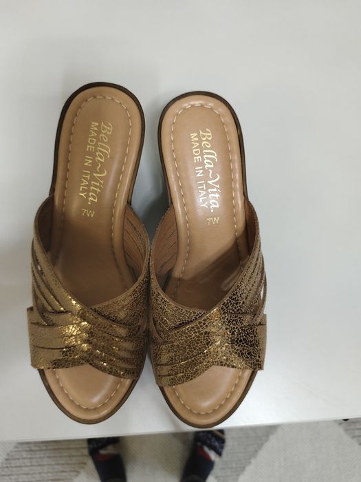 Продаются кожаные шлепки