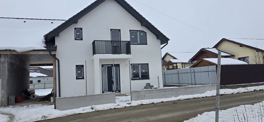 Vand casa  individuala