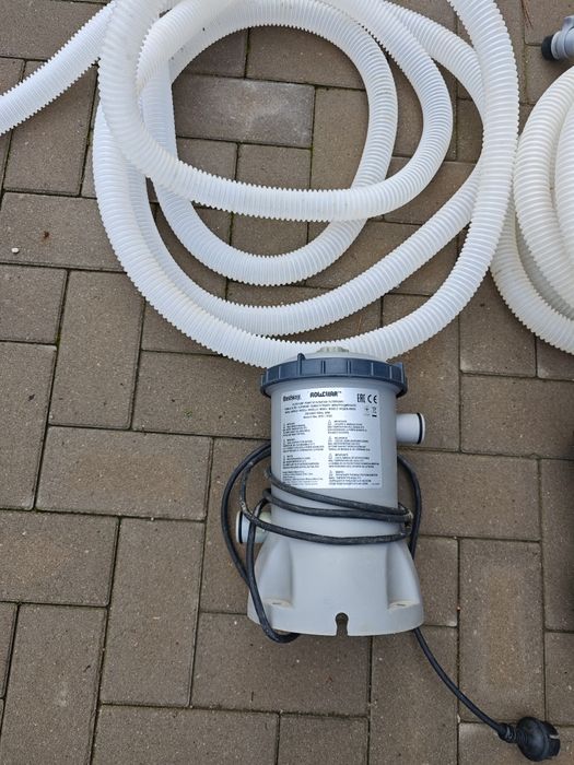 Продавам филтърна помпа за басейн Bestway