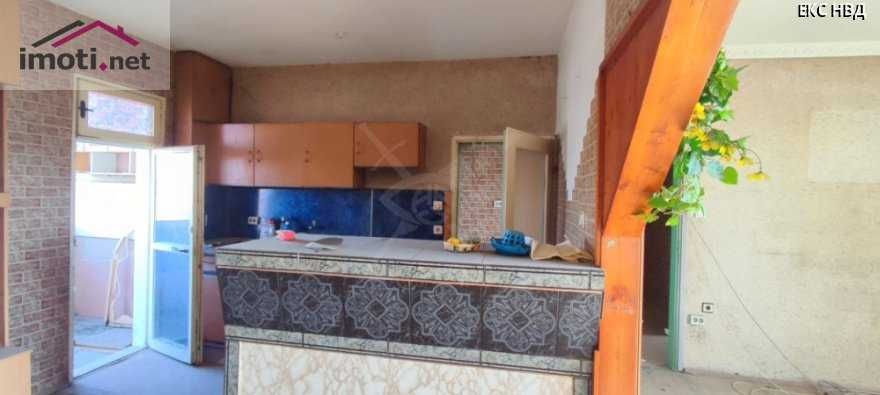 Продава се Тристаен апартамент в Пловдив, Изгрев - 82 кв.м за 591 €/кв.м - Снимка #2