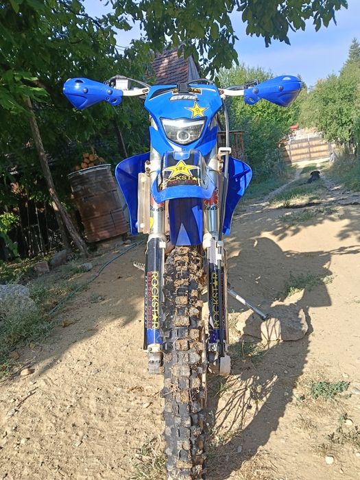 Yamaha wr 250  in 4 timpi stare foarte buna