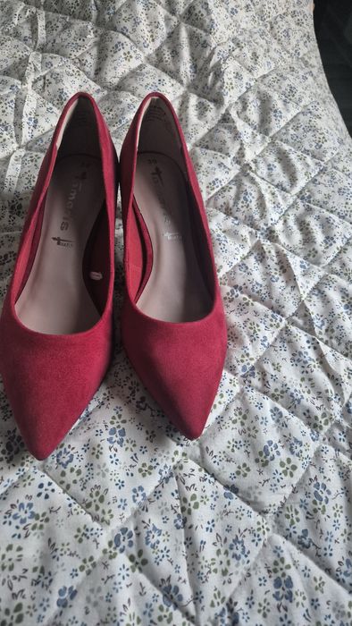 Дамски велурени обувки