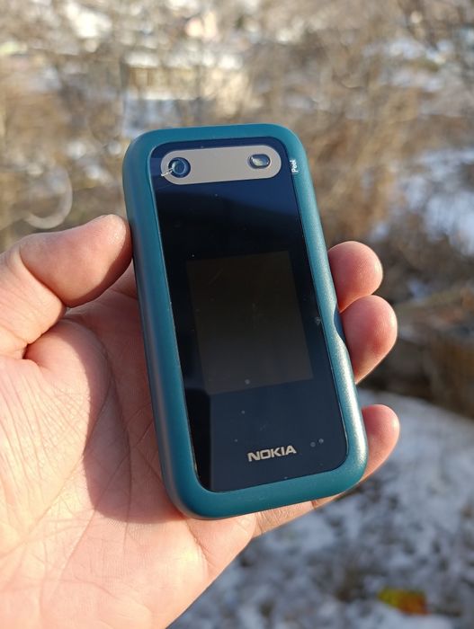 Nokia 2660 Flip открывашка