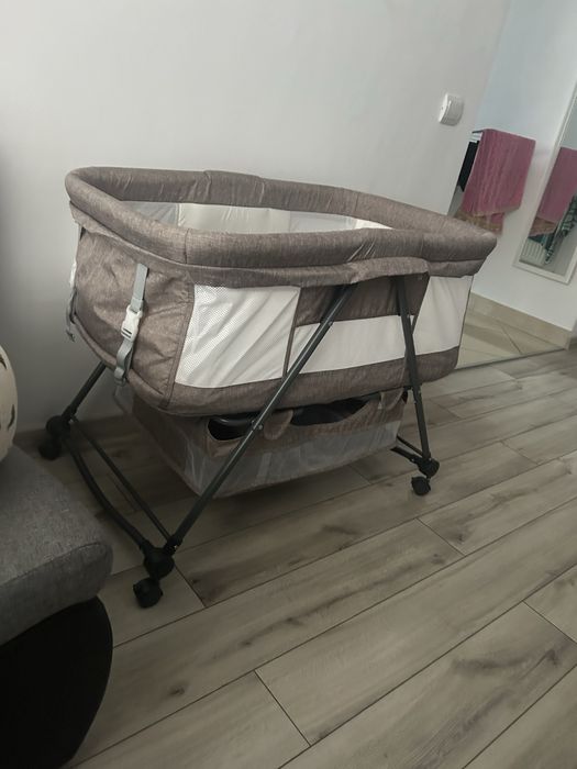 Vand patut bebe nefolosit