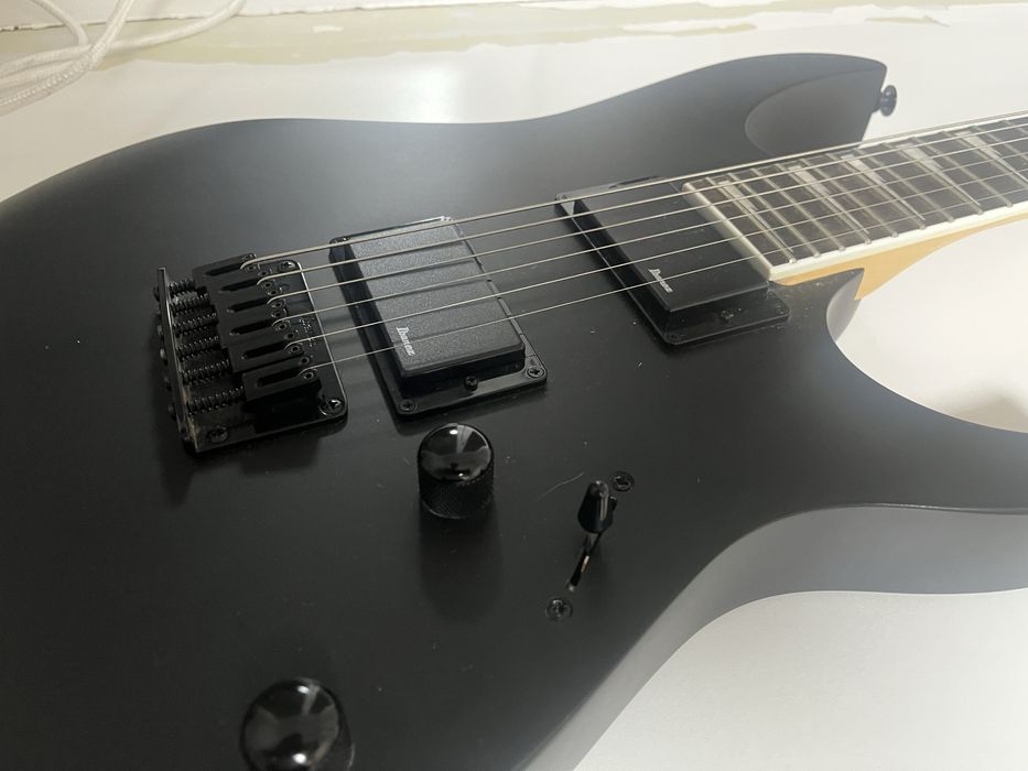 электрогитара Ibanez + усилитель