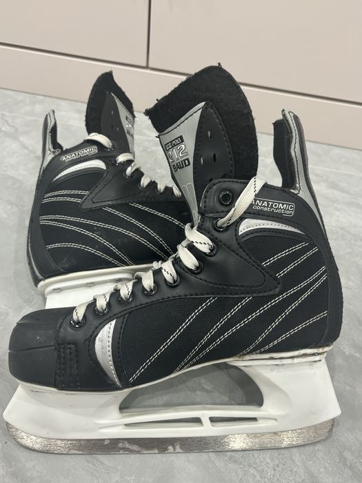 Конки хоккейные , удобные