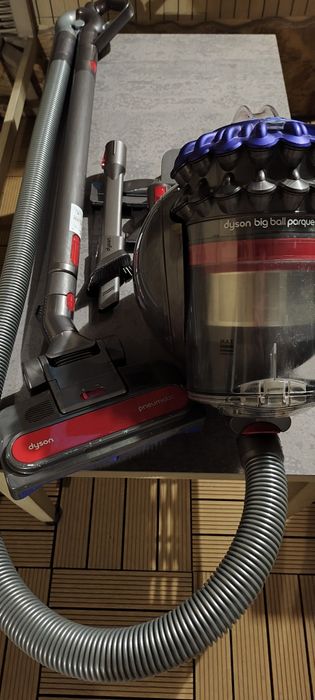 Aspirator fără sac DYSON Big Ball Parquet 2