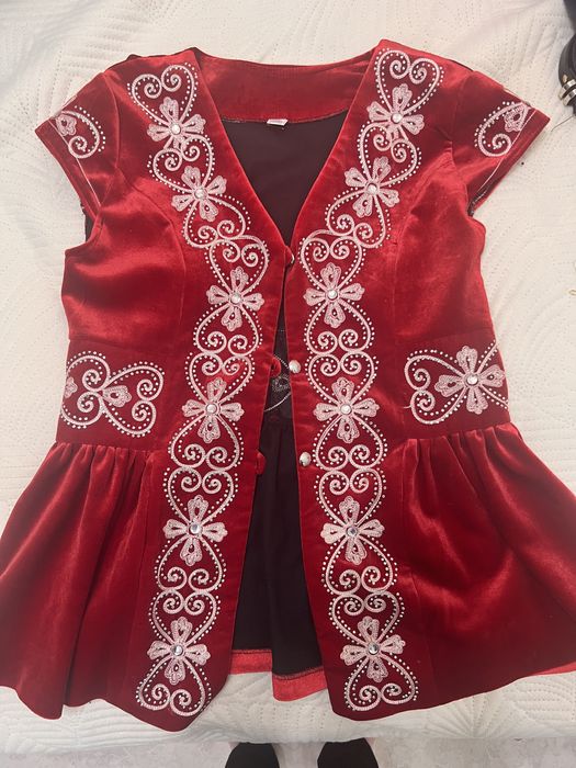 Национальные одежда жилетка