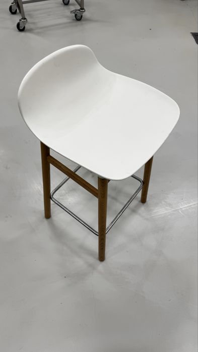 Стул барный Normann Copenhagen Form Bar Stool