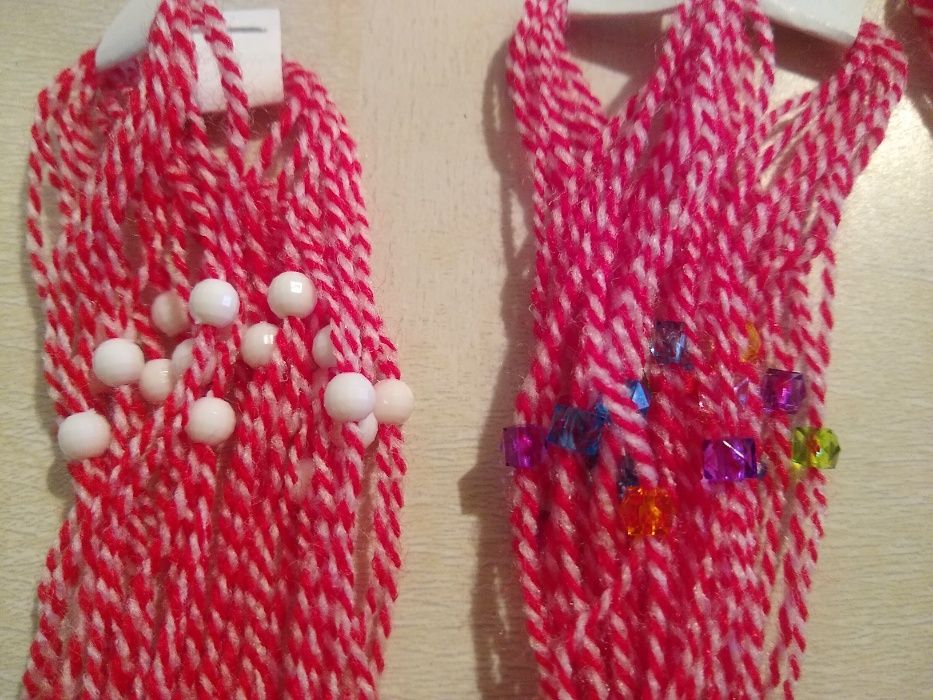 РАЗПРОДАЖБА Мартеници на снопчета (вързалки, връзки) -на едро и дребно