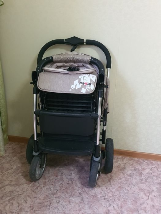 Коляска с перекидной ручкой