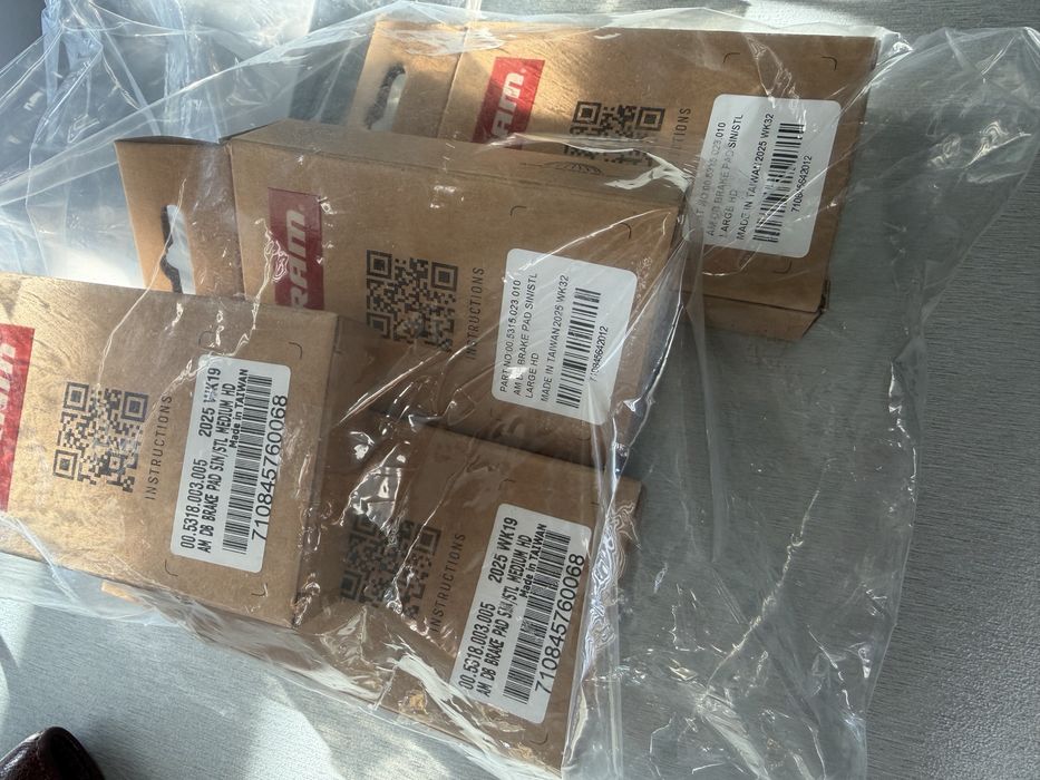 Спирачки SRAM CODE RS подарък накладки чисто нови