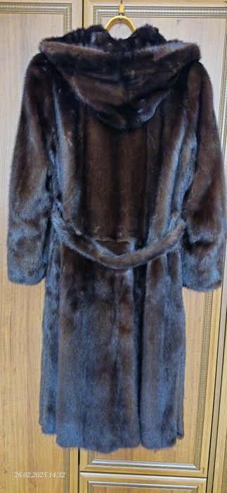 Продам норковую шубу.