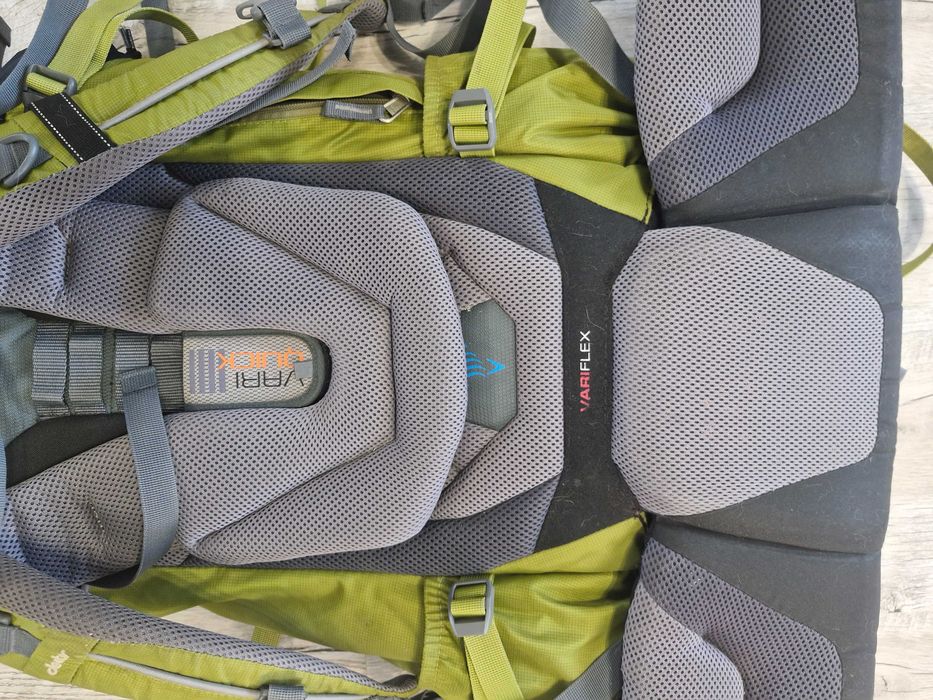 Vând rucsac Deuter Aircontact 45+10 L – mărimea L/M pentru barbati