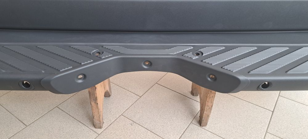 Bară Spate Sprinter model cu decupaj Cârlig Cu Sau Fără Senzori Parcar