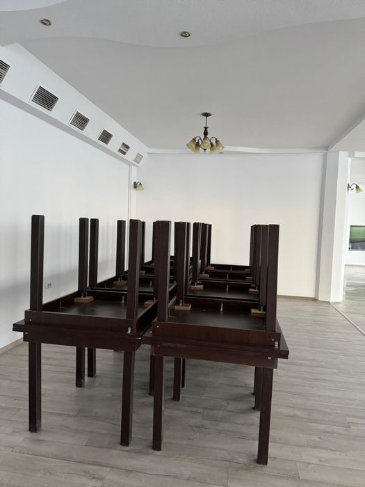 Masă 200  Ron bucata restaurant impecabile.