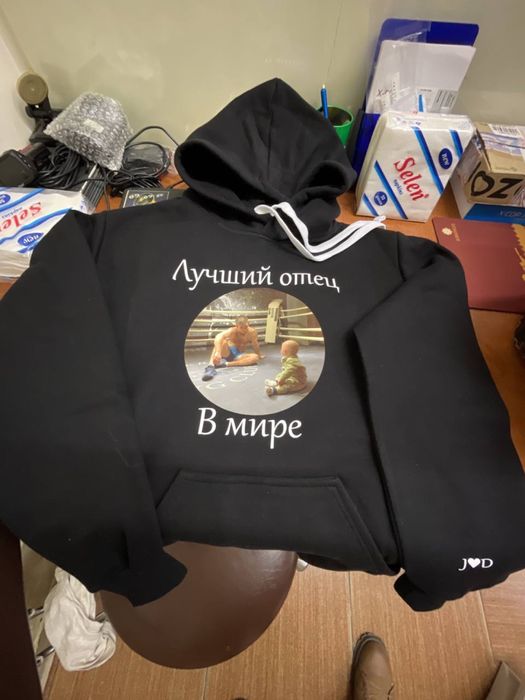 Худи принти билан