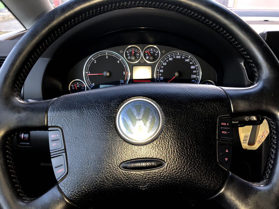 Vând Volkswagen SHARAN 1,9 TDI, 125 CP, an 2004