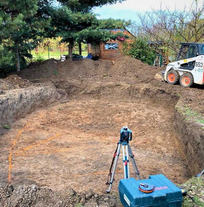 Servici:Sapaturi piscina,fundatii,fosa,santuri,bobcat,miniexcavator,
