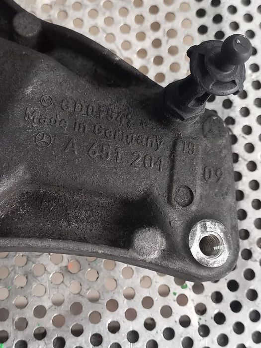 Suport Role Accesorii Mercedes C Class W204 E Class W212 2.2 Cdi Euro 5 Motor 651 - Dezmembrari Ara